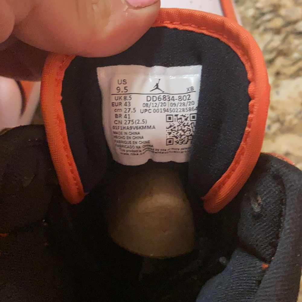 New Jordan 1 Mid SE Turf Orange - Picture 13 of 13